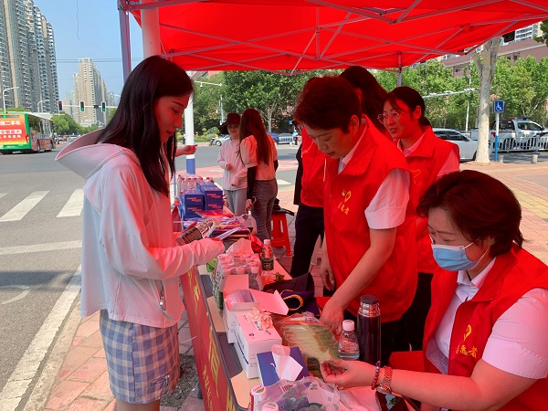 助力学子圆梦，，践行国企继承  安徽尊龙时凯地产集团组织爱心助考公益活动